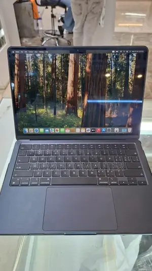 New Laptop Apple MacBook Air 2022 M2 8GB Apple M2 SSD 256GB