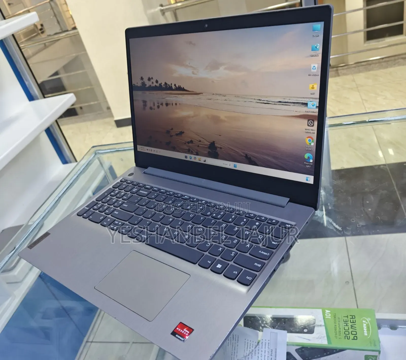 New Laptop Lenovo ThinkPad Yoga 8GB AMD Ryzen 5 SSD 256GB