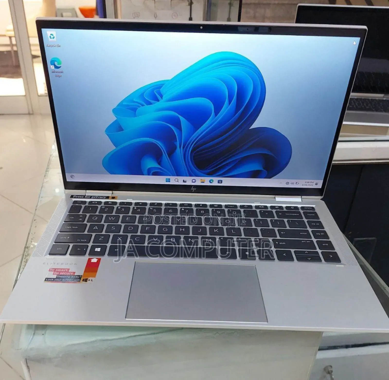 New Laptop HP EliteBook X360 1040 G7 16GB Intel Core I7 SSD 512GB
