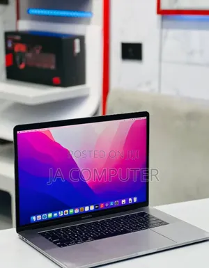 Photo - New Laptop Apple MacBook Pro 2016 16GB Intel Core I7 SSD 500GB