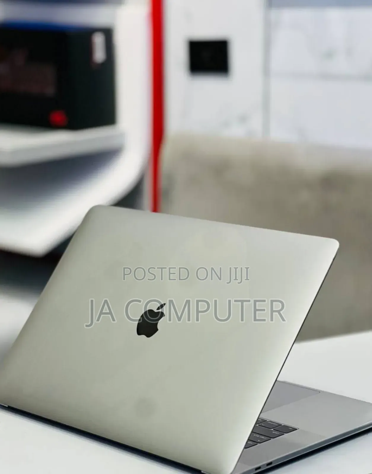 New Laptop Apple MacBook Pro 2016 16GB Intel Core I7 SSD 500GB