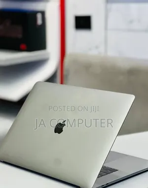 New Laptop Apple MacBook Pro 2016 16GB Intel Core I7 SSD 500GB