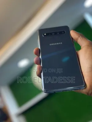 Photo - Samsung Galaxy S10 5G 512 GB Black