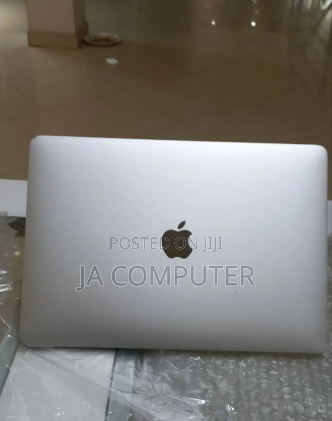 New Laptop Apple MacBook Pro 2017 8GB Intel Core I5 SSD 256GB