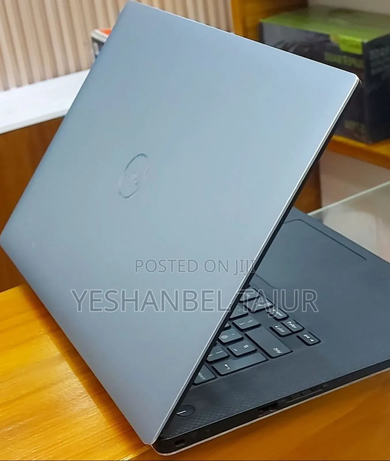 New Laptop Dell Precision 15 3520 16GB Intel Core I7 SSD 512GB