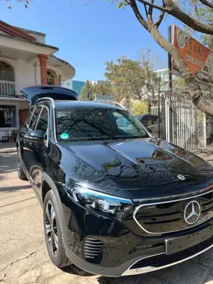 Photo - New Mercedes-Benz EQB 300 4MATIC 2023 Matt Black
