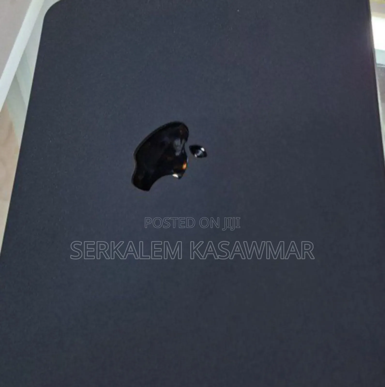 New Laptop Apple MacBook Air 2022 M2 8GB Apple M2 SSD 256GB