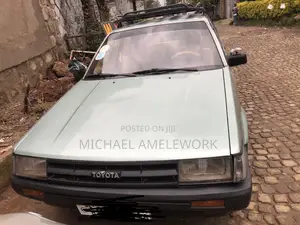 Photo - Toyota Corolla 1.3 Hatchback 1986 Green