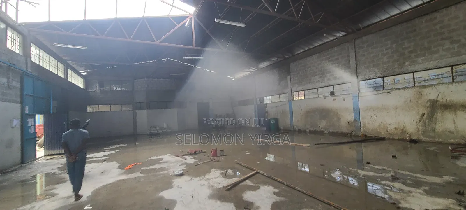 ለክራይ የቀረበ መጋዘን ነዉ