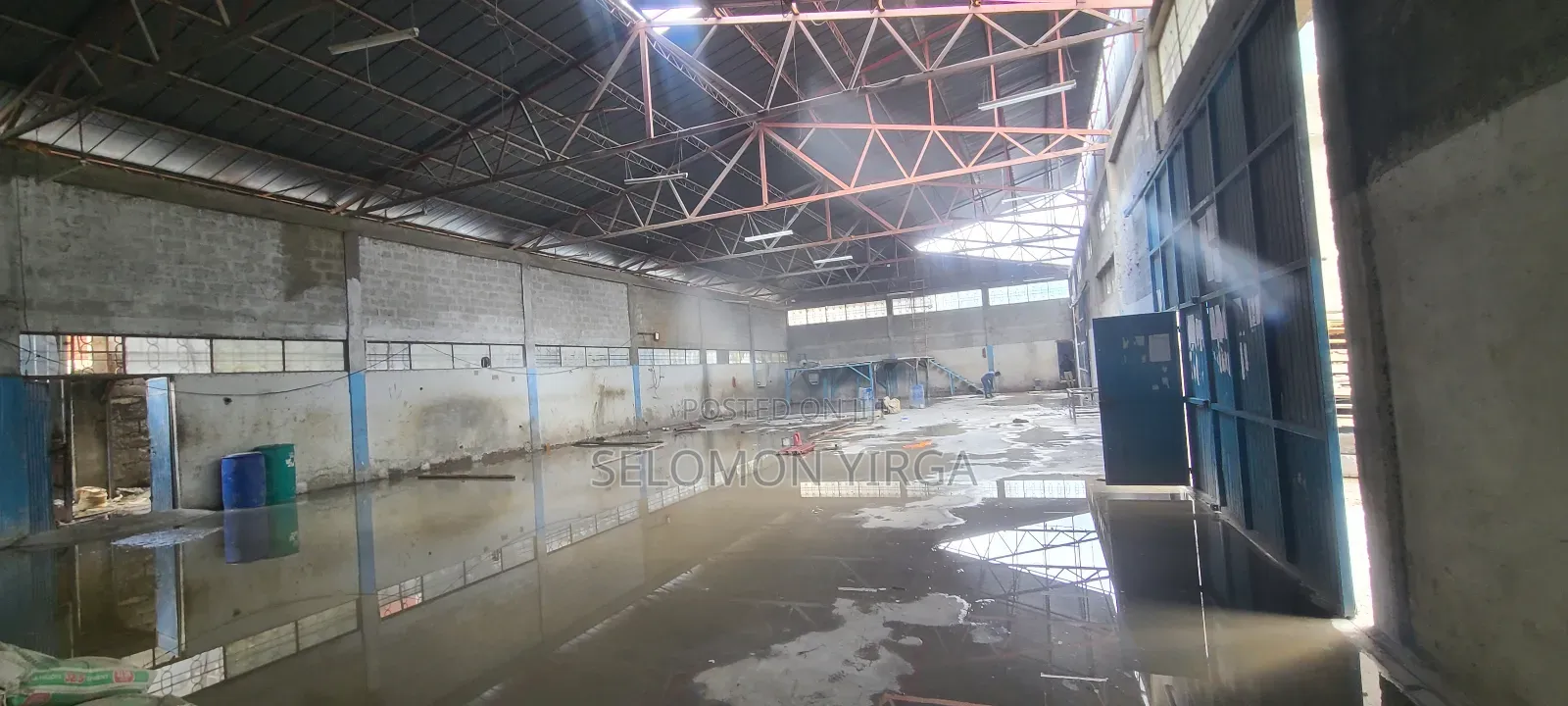 ለክራይ የቀረበ መጋዘን ነዉ