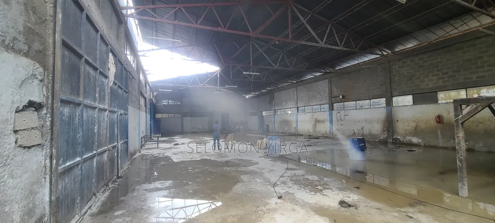 ለክራይ የቀረበ መጋዘን ነዉ