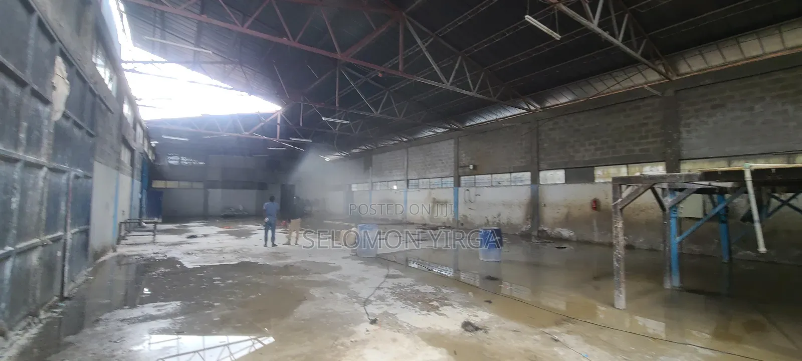 ለክራይ የቀረበ መጋዘን ነዉ