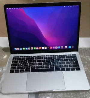 Photo - New Laptop Apple MacBook Pro 2017 8GB Intel Core I5 SSD 256GB