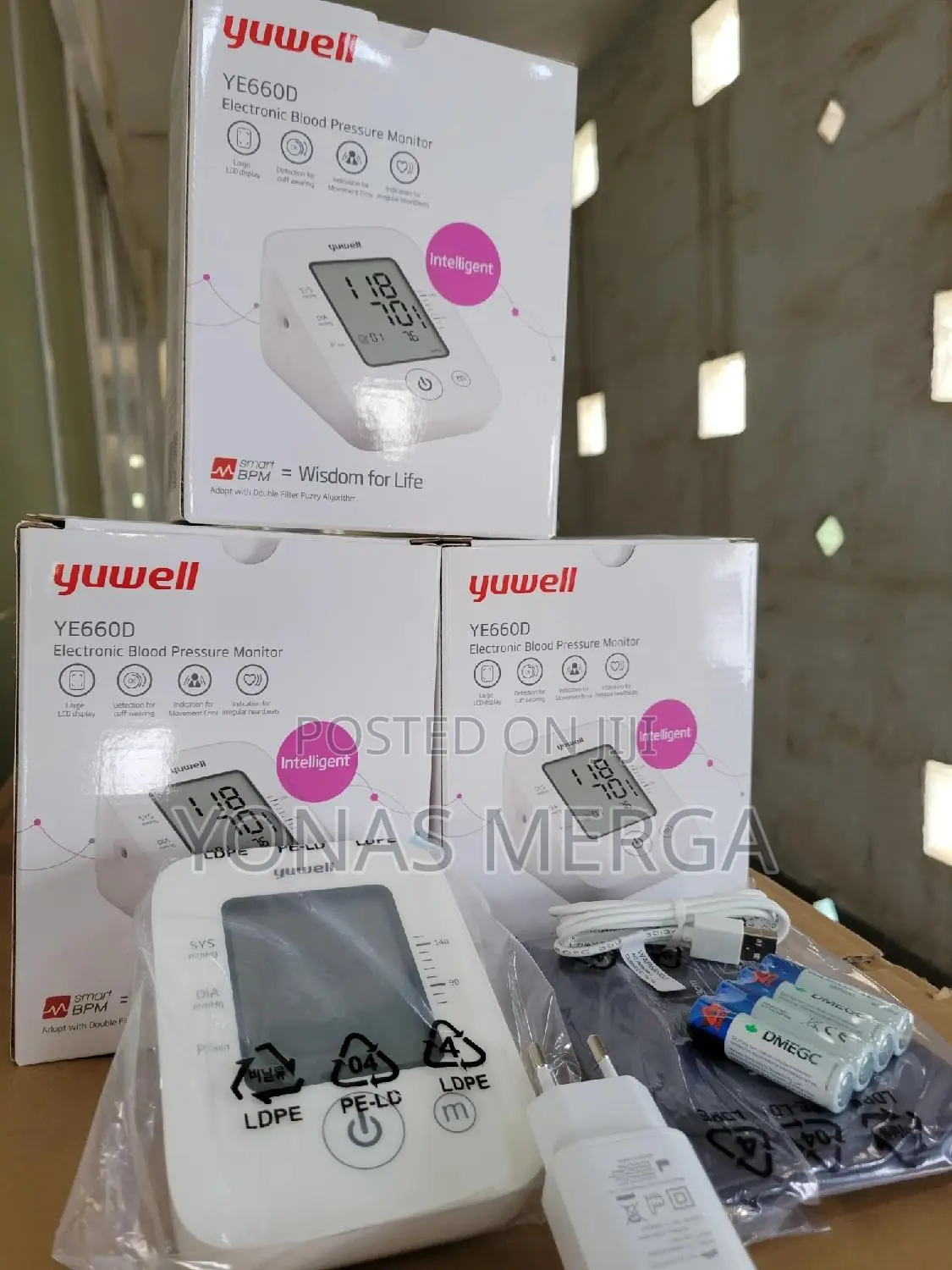 Bp Monitoring/BPM/Batteries Required: True; Display Type:Lcd