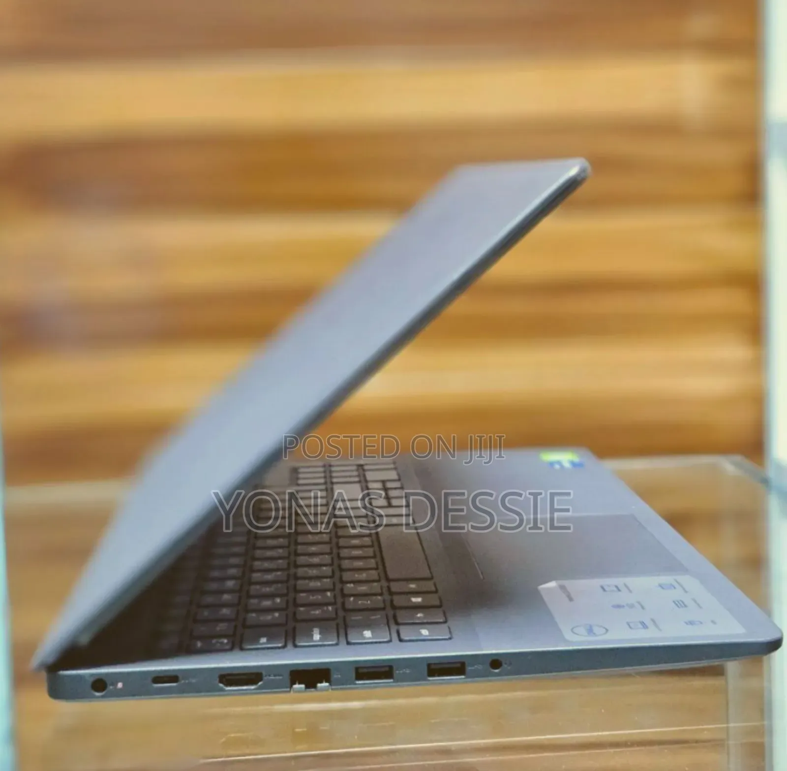 New Laptop Dell Vostro 15 3000 16GB Intel Core I7 SSD 512GB