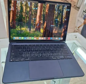 New Laptop Apple MacBook Pro 2022 M2 8GB Apple M2 SSD 256GB