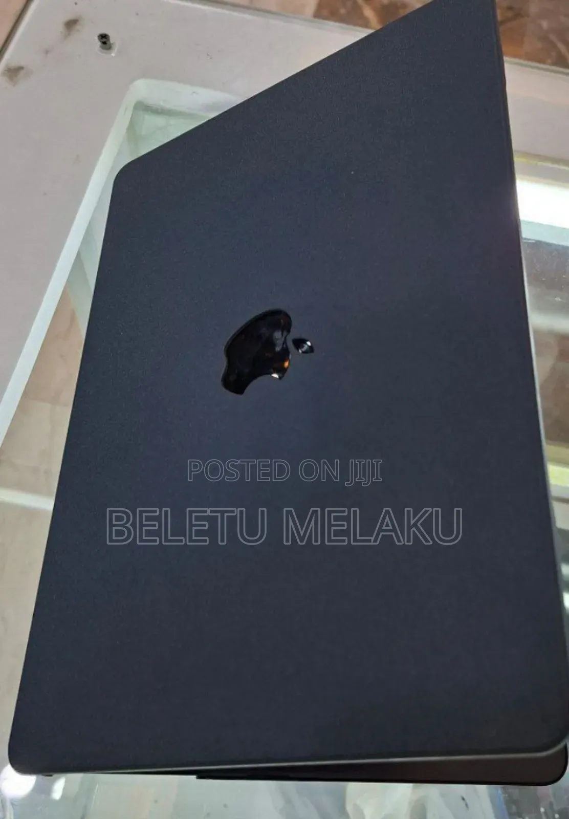 New Laptop Apple MacBook Pro 2022 M2 8GB Apple M2 SSD 256GB