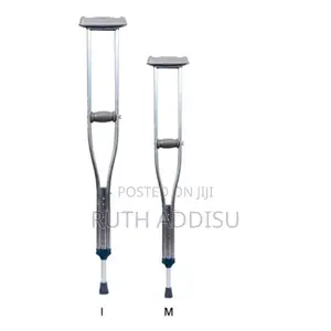 Photo - Medical Crutches Pair in Addis Ababa來源crutches較為crutches