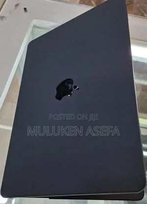 New Laptop Apple MacBook Air 2022 M2 8GB Apple M2 SSD 256GB