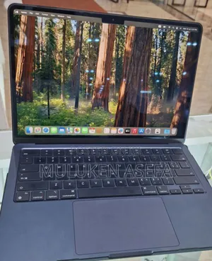 New Laptop Apple MacBook Air 2022 M2 8GB Apple M2 SSD 256GB