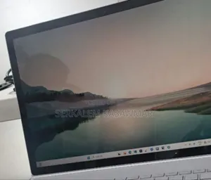 New Laptop Microsoft Surface Book 2 16GB Intel Core I7 SSD 256GB