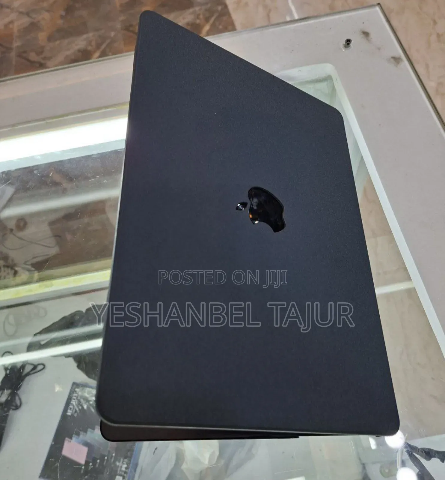 New Laptop Apple MacBook Air 2022 M2 8GB Intel Core I5 SSD 256GB