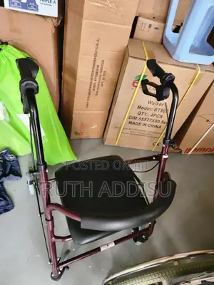 Photo - Medical Walker米酒foldable Walker夠格medical Walker災害walker