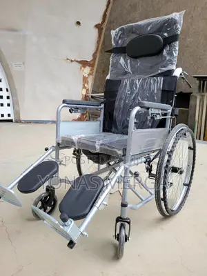 Toilet Wheelchair//Easy Access to the Door, Is Very Suitable