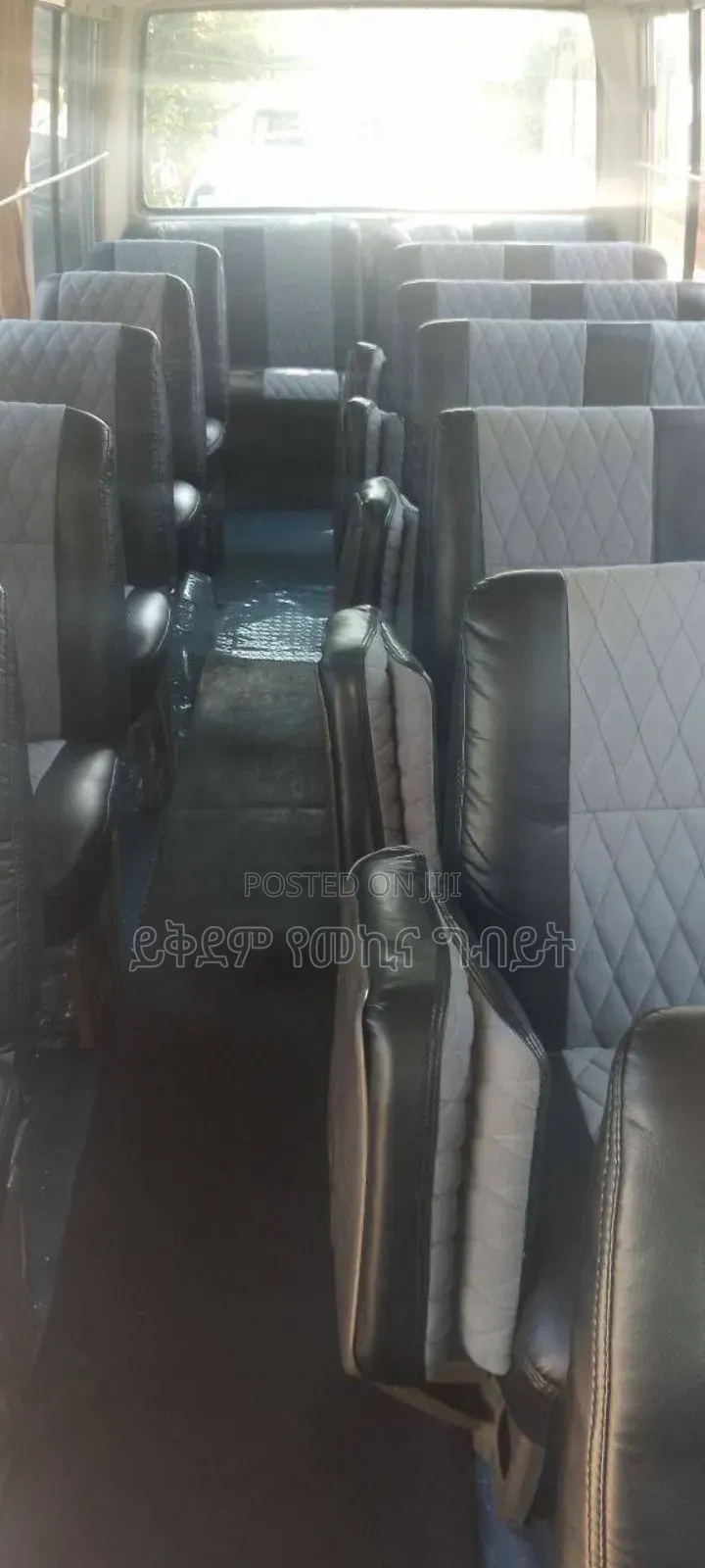 Mitsubishi Fuso Rosa 2002 White