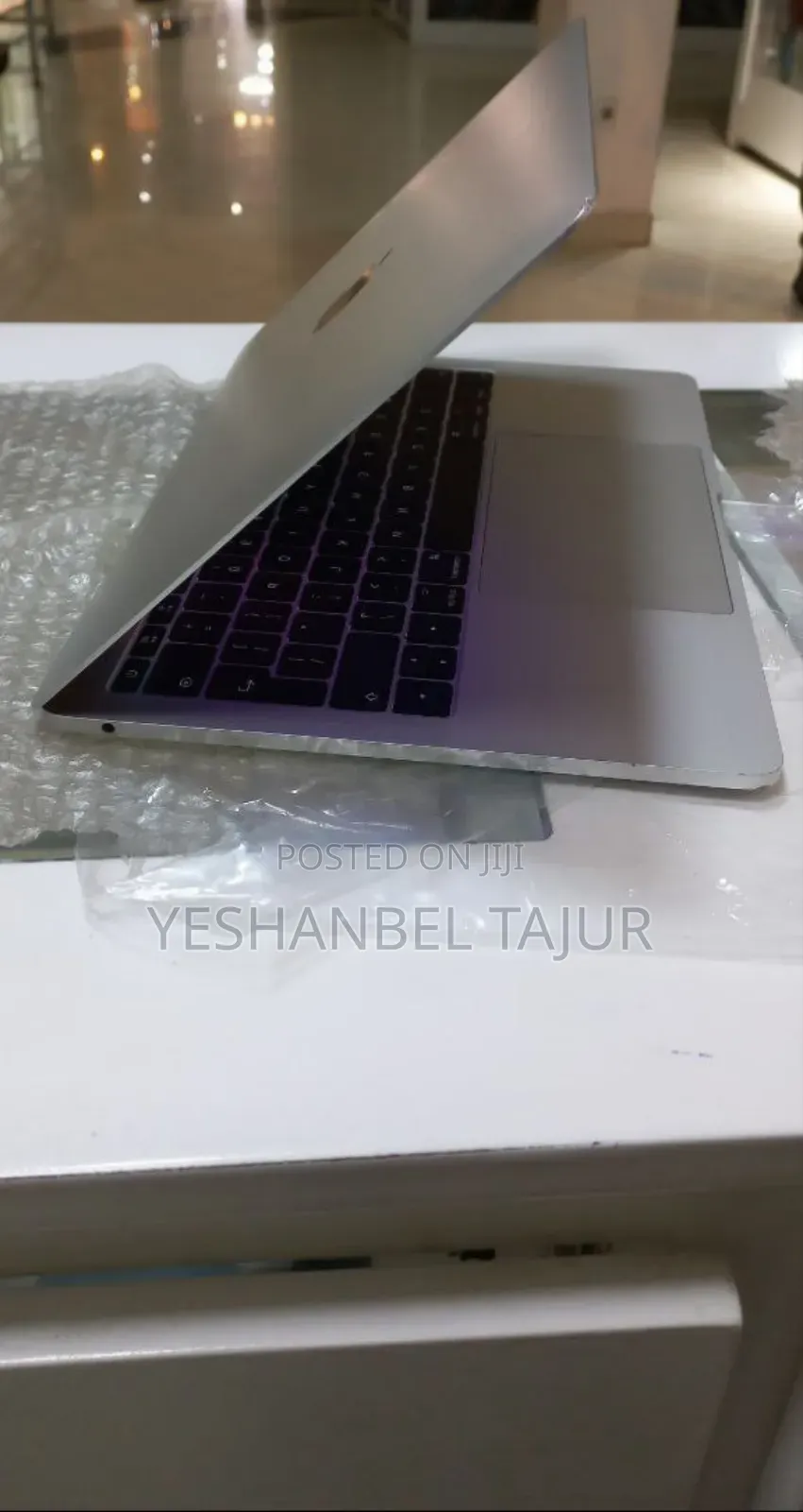New Laptop Apple MacBook Pro 2017 8GB Intel Core I5 SSD 256GB