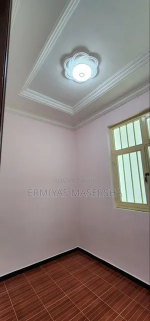 Furnished 5bdrm Villa in Yeka for sale