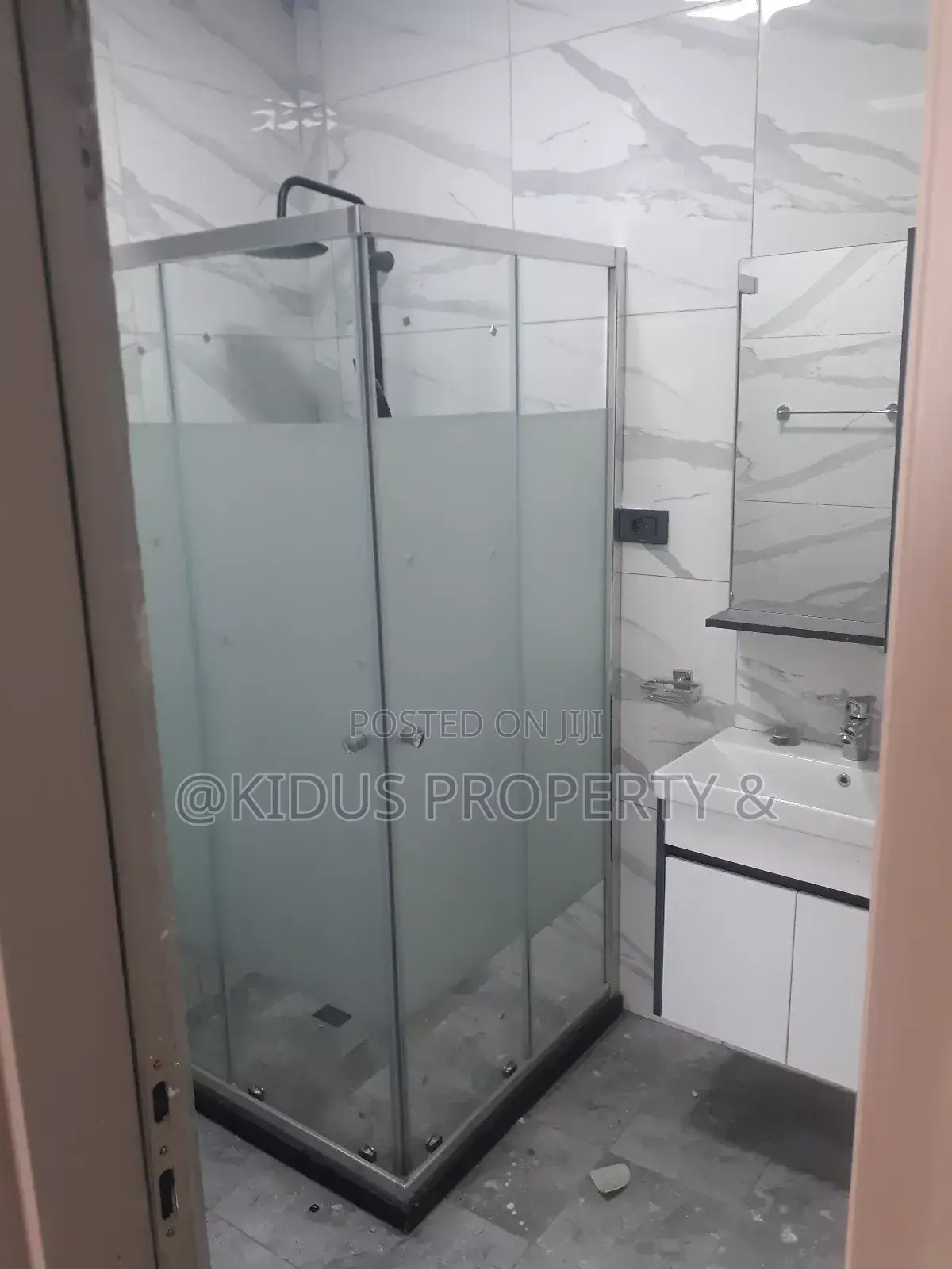 2bdrm Apartment in Around Mekanisa, Nifas Silk-Lafto for rent