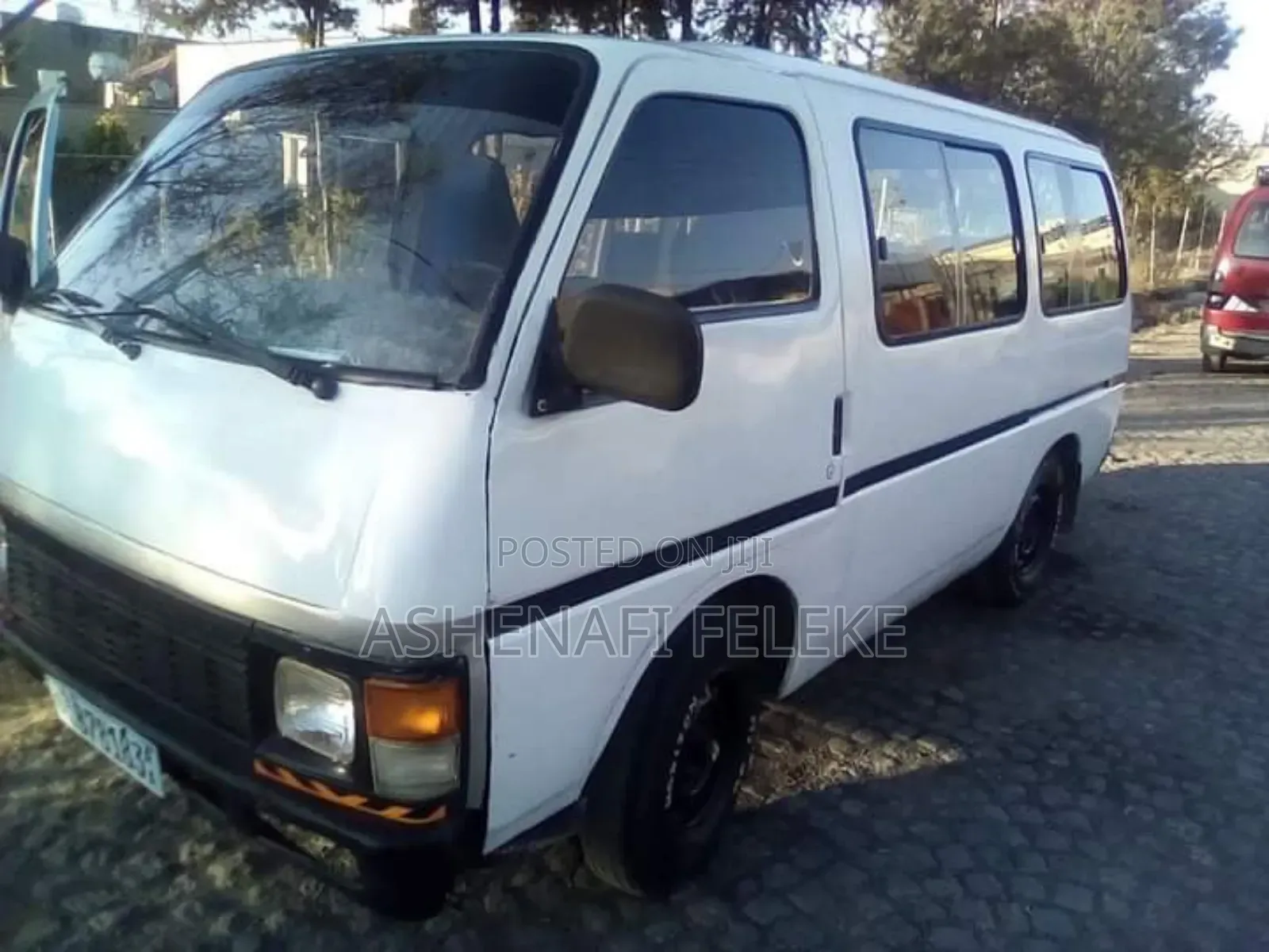 Isuzu Executive Bus 1987 White