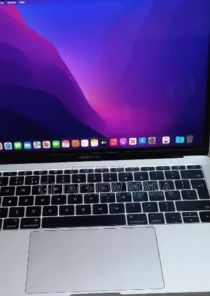 Photo - New Laptop Apple MacBook Pro 2017 8GB Intel Core I5 SSD 256GB