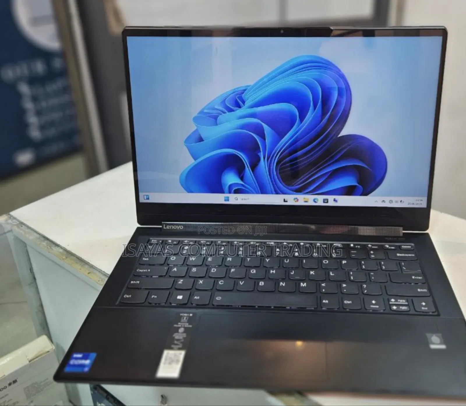 New Laptop Lenovo Yoga 9i 16GB Intel Core I7 SSD 512GB