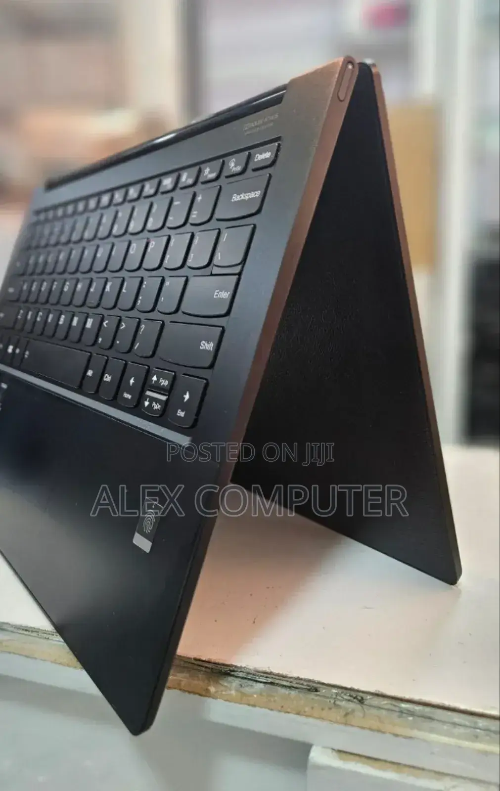 New Laptop Lenovo Yoga 9i 16GB Intel Core I7 SSD 512GB