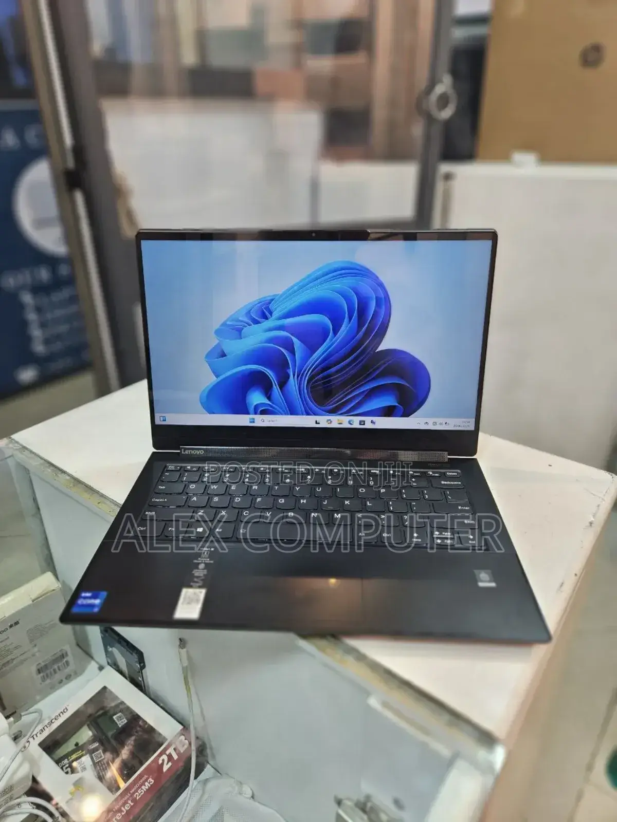 New Laptop Lenovo Yoga 9i 16GB Intel Core I7 SSD 512GB