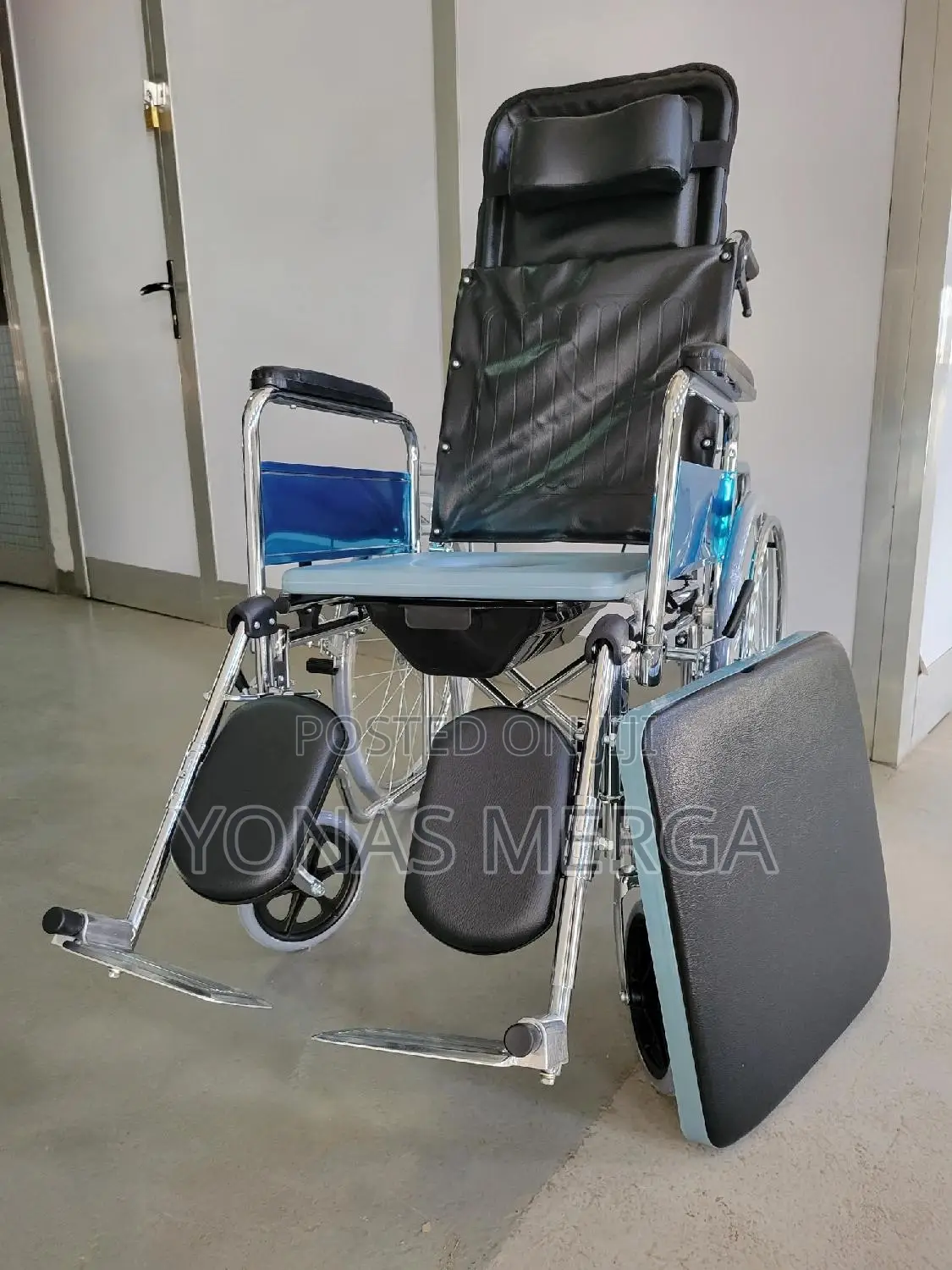 Pot/Pan Wheelchair乙ةtoilet Wheelchair••Wheelchair