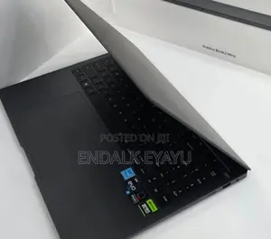 New Laptop Samsung 16GB Intel Core I7 SSD 1T