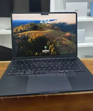 New Laptop Apple MacBook Air 2022 M2 8GB Apple M1 SSD 256GB