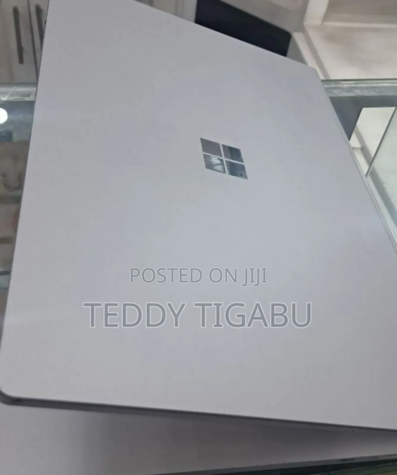 New Laptop Microsoft Surface Book 2 16GB Intel Core I7 SSD 256GB