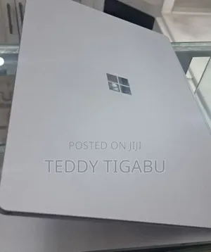 New Laptop Microsoft Surface Book 2 16GB Intel Core I7 SSD 256GB