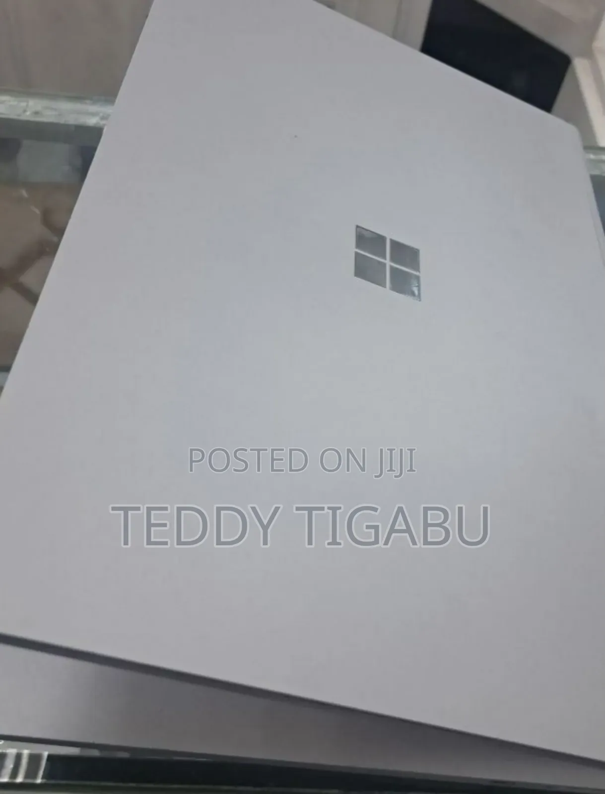 New Laptop Microsoft Surface Book 2 16GB Intel Core I7 SSD 256GB