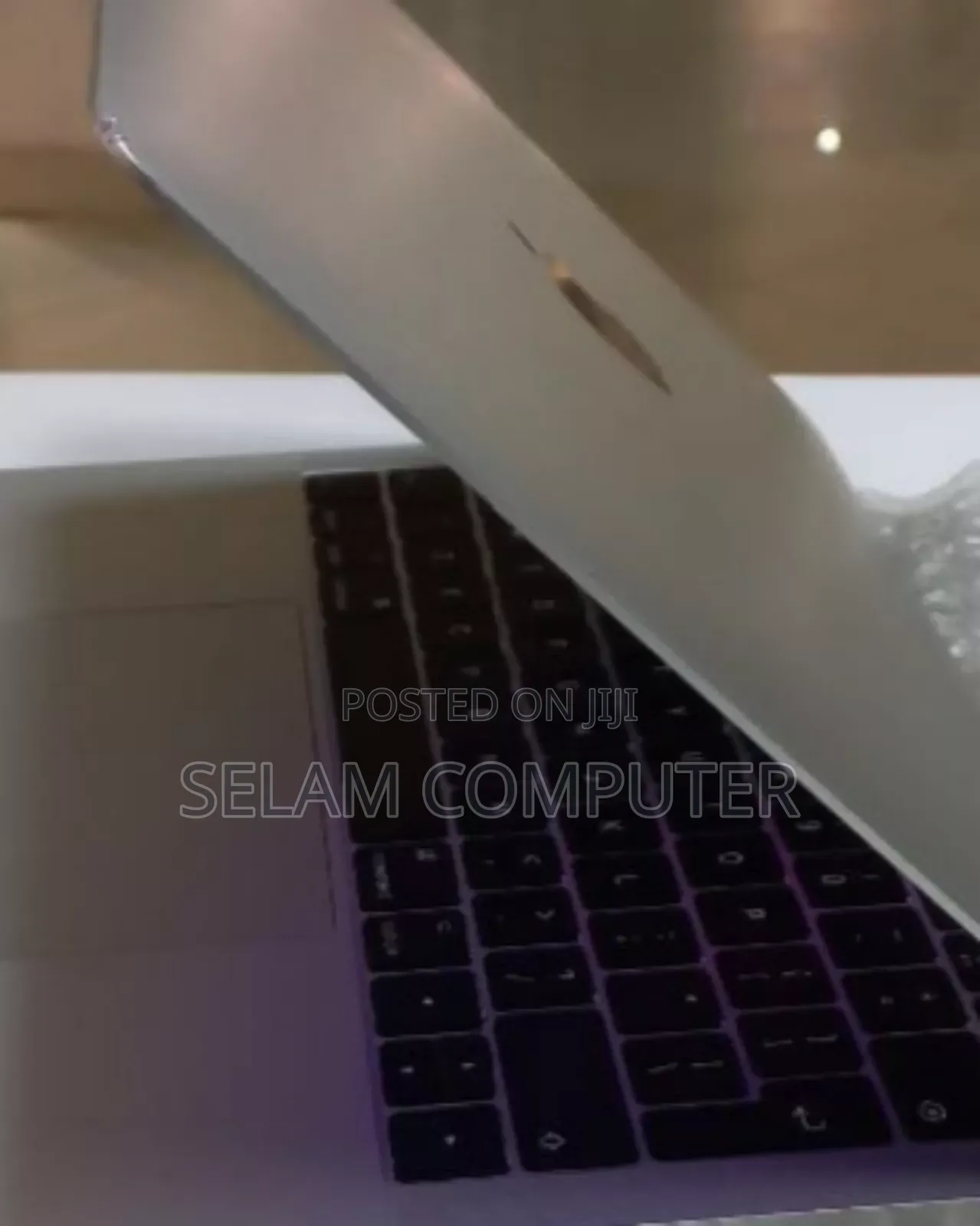 New Laptop Apple MacBook Pro 2017 8GB Intel Core I5 SSD 256GB