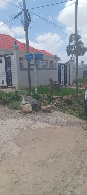 Furnished 2bdrm House in Yeka for sale