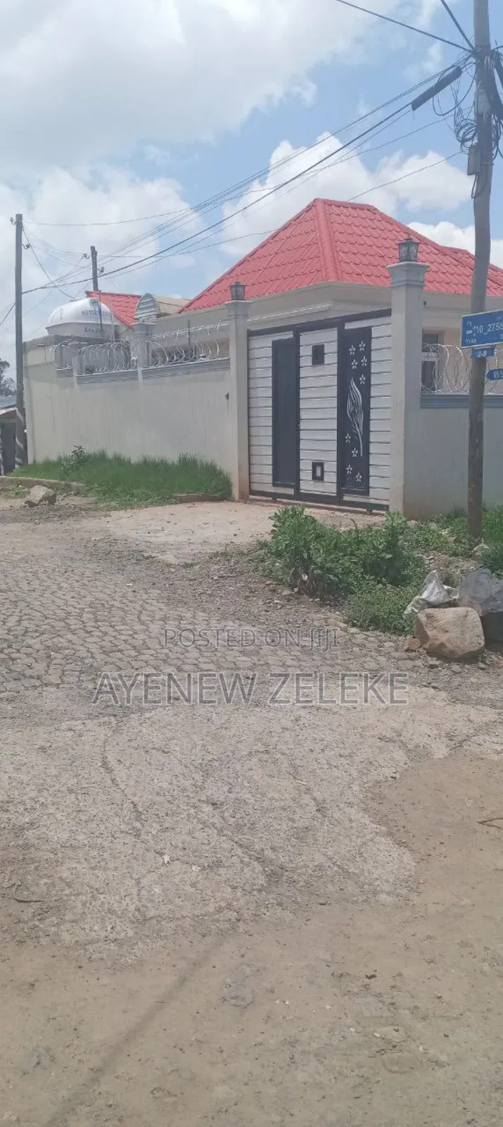 Furnished 2bdrm House in Yeka for sale