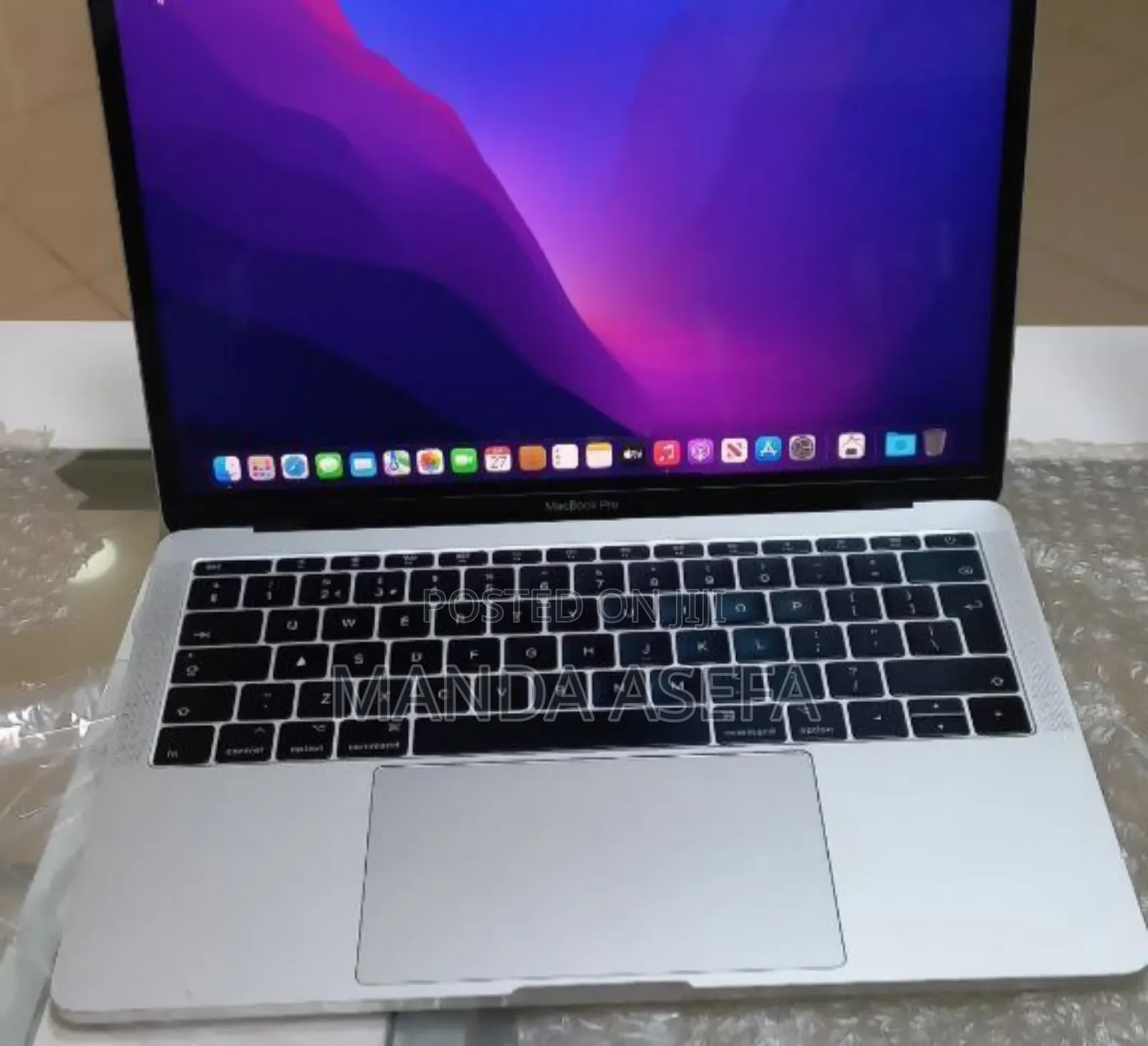 New Laptop Apple MacBook Pro 2017 8GB Intel Core I5 SSD 256GB