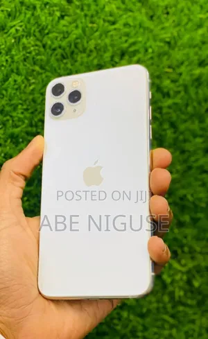 Photo - Apple iPhone 11 Pro Max 256 GB White