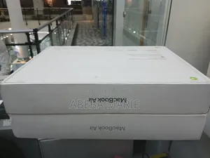 Photo - New Laptop Apple MacBook Air 2025 M4 13-Inch 24GB Apple M4 SSD 512GB