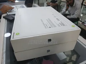 New Laptop Apple MacBook Air 2025 M4 13-Inch 24GB Apple M4 SSD 512GB